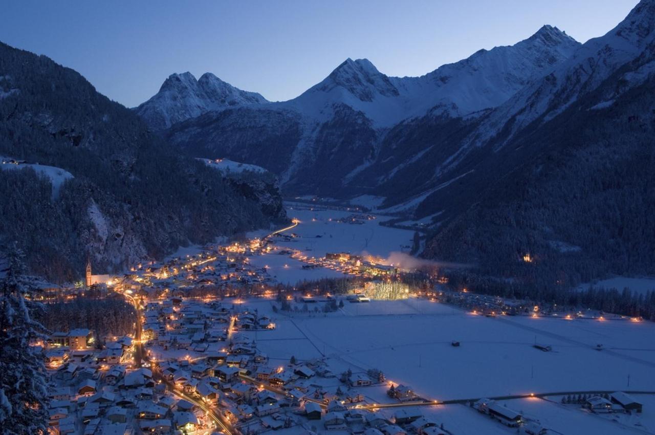 Landhaus Oetztalblick แลงเงนเฟลด์ ภายนอก รูปภาพ