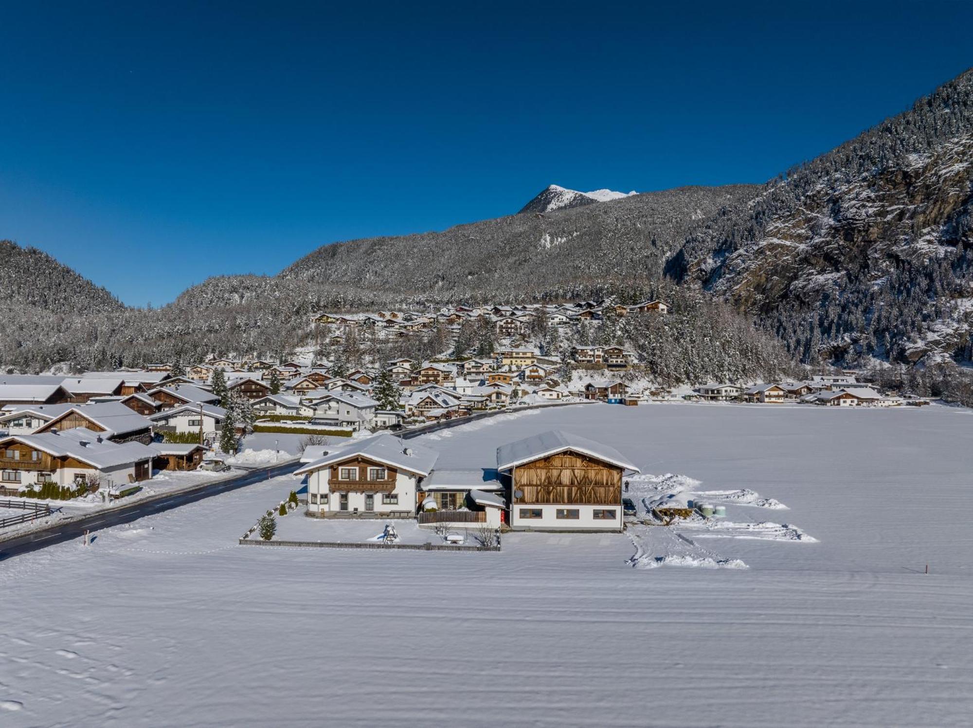 Landhaus Oetztalblick แลงเงนเฟลด์ ภายนอก รูปภาพ