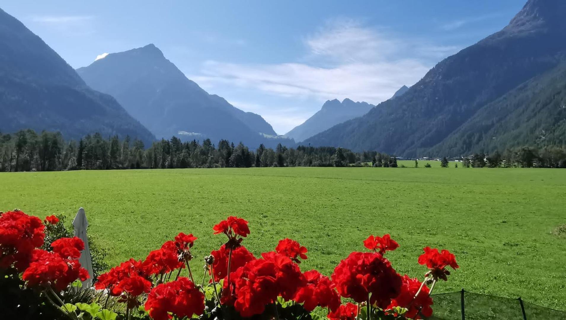 Landhaus Oetztalblick แลงเงนเฟลด์ ภายนอก รูปภาพ